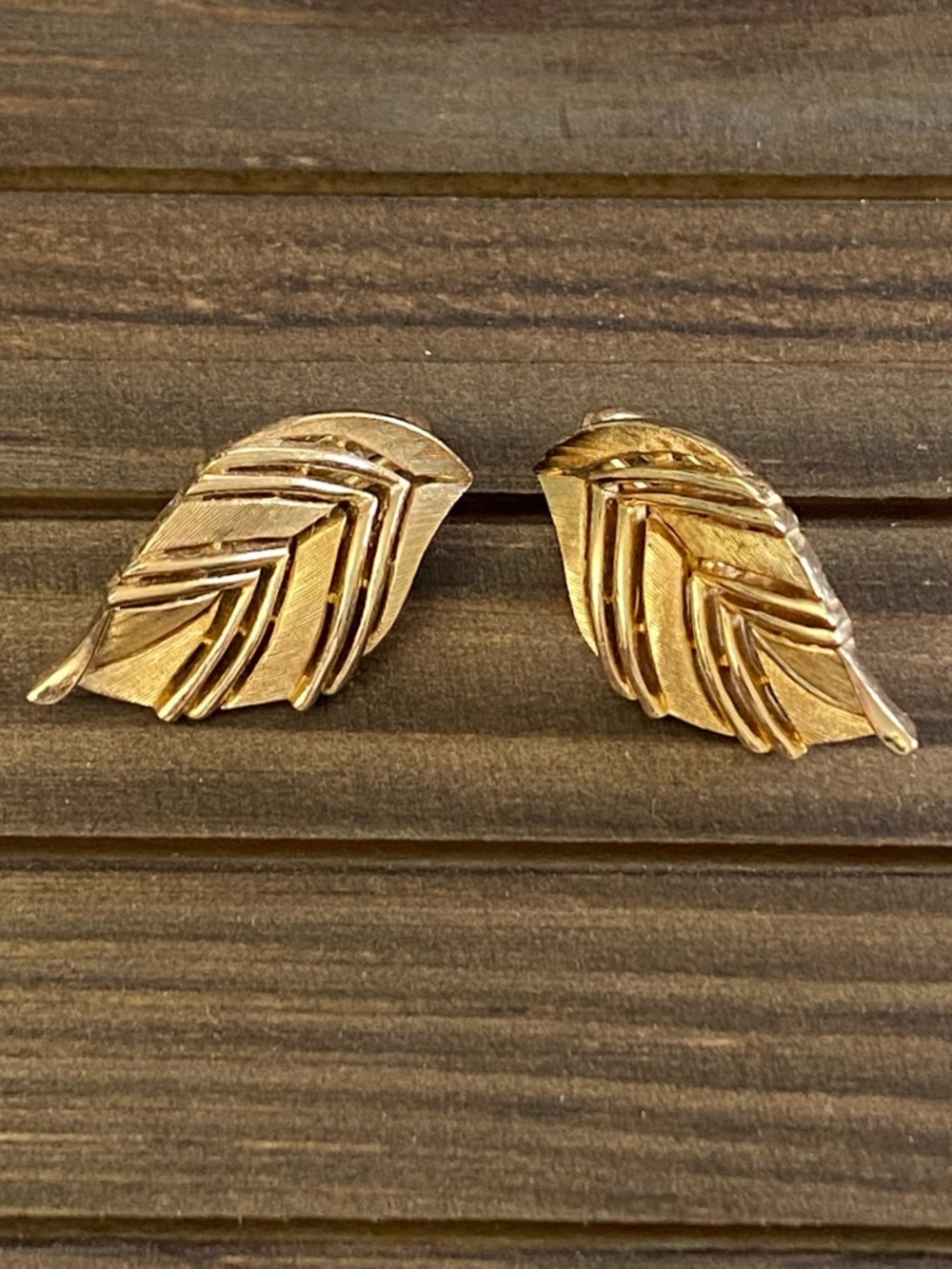 Vintage Trifari Gold Tone Leaf Clip-On Earrings Textured Signed Designer